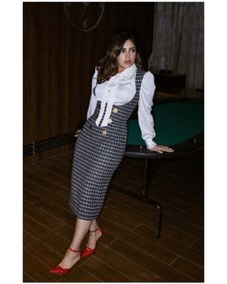 Bhumi Pednekar feet photo thumbnail