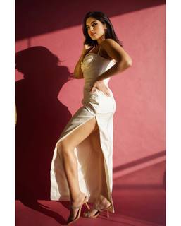 Bhumi Pednekar feet photo thumbnail