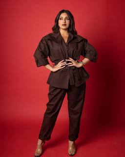 Bhumi Pednekar feet photo thumbnail