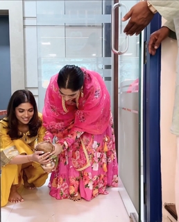 Bhumi Pednekar feet photo thumbnail
