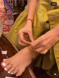 Bhumi Pednekar feet photo thumbnail