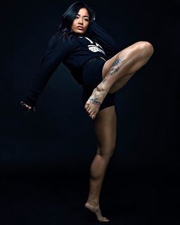 Bi Nguyen feet photo 3