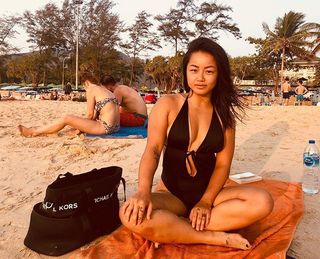 Bi Nguyen feet photo 1