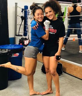 Bi Nguyen feet photo 8