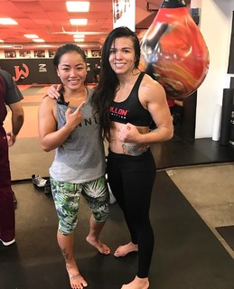 Bi Nguyen feet photo 4