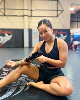 Bi Nguyen feet photo 12