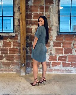 Bi Nguyen feet photo 1
