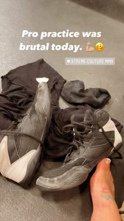 Bi Nguyen feet photo 18