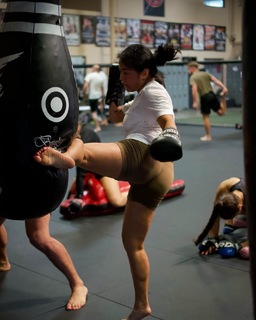 Bi Nguyen feet photo 9