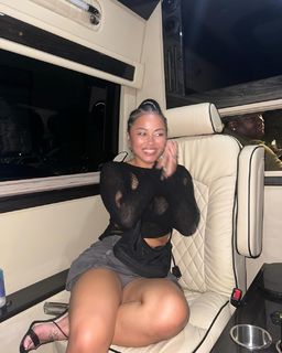 Bi Nguyen feet photo 2