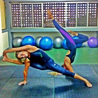 Bia Feres feet photo 11