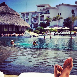 Bianca A. Santos feet photo 12