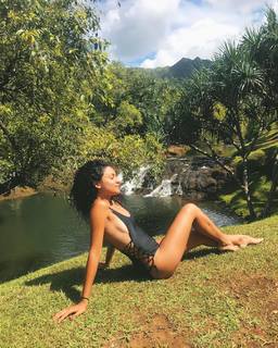 Bianca A. Santos feet photo 6