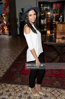 Bianca A. Santos feet photo 7