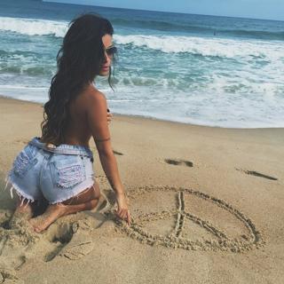 Bianca Anchieta feet photo thumbnail