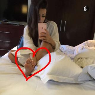 Bianca Anchieta feet photo thumbnail