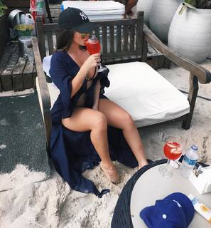 Bianca Anchieta feet photo thumbnail