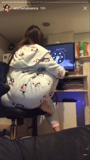 Bianca Anchieta feet photo thumbnail