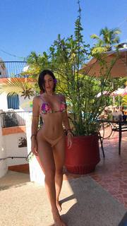 Bianca Anchieta feet photo thumbnail