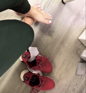Bianca Anchieta feet photo thumbnail