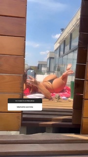 Bianca Anchieta feet photo thumbnail