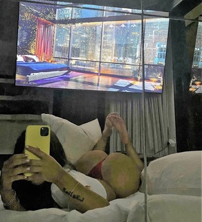 Bianca Anchieta feet photo thumbnail
