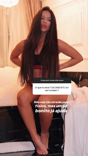 Bianca Anchieta feet photo thumbnail