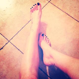 Bianca Atzei feet photo thumbnail