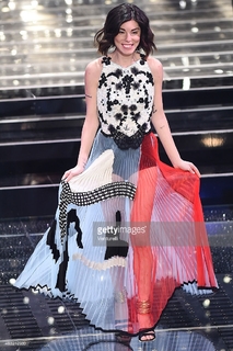 Bianca Atzei feet photo thumbnail