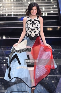 Bianca Atzei feet photo thumbnail