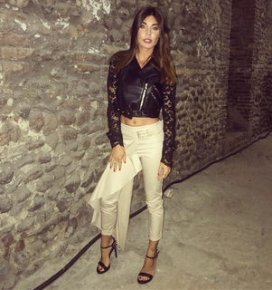 Bianca Atzei feet photo thumbnail