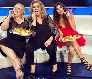 Bianca Atzei feet photo thumbnail