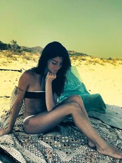 Bianca Atzei feet photo thumbnail