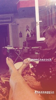 Bianca Atzei feet photo thumbnail