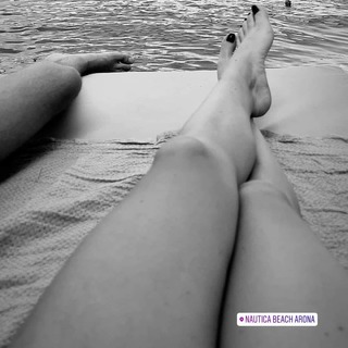 Bianca Atzei feet photo thumbnail