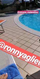 Bianca Atzei feet photo thumbnail