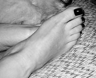 Bianca Atzei feet photo thumbnail