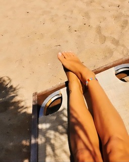 Bianca Atzei feet photo thumbnail