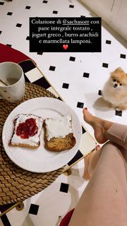 Bianca Atzei feet photo thumbnail