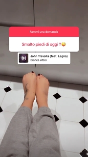 Bianca Atzei feet photo thumbnail