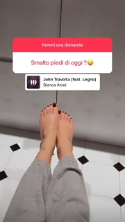 Bianca Atzei feet photo thumbnail