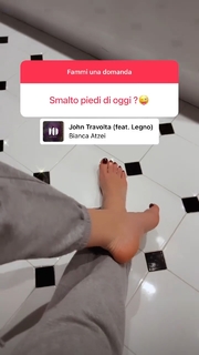 Bianca Atzei feet photo thumbnail