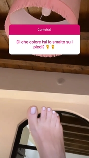 Bianca Atzei feet photo thumbnail