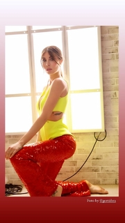 Bianca Atzei feet photo thumbnail