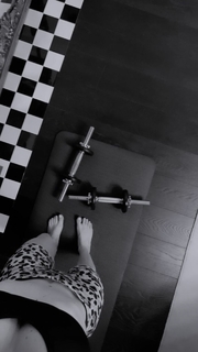 Bianca Atzei feet photo thumbnail