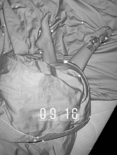 Bianca Atzei feet photo thumbnail