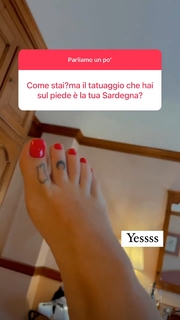 Bianca Atzei feet photo thumbnail