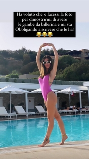 Bianca Atzei feet photo thumbnail