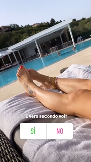 Bianca Atzei feet photo thumbnail