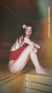 Bianca Atzei feet photo thumbnail